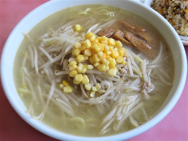 「塩ラーメン（極太麺）（670円）＋ミニチャーハン（210円）」@郷華の写真