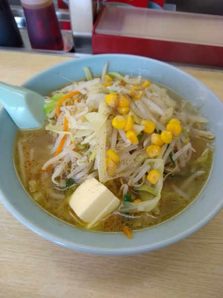 「塩バターラーメン」@満北亭 昭和公園北店の写真