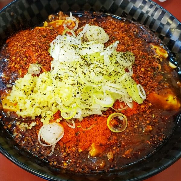 「マーボー冷やし ７９０円＋激辛 １２０円」@中華そば 華丸の写真