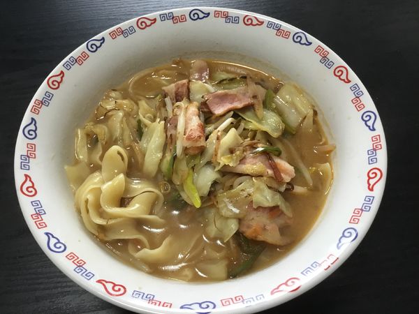 「濃厚味噌らーめん 刀削麺風麺」@熊さん麺ショップの写真