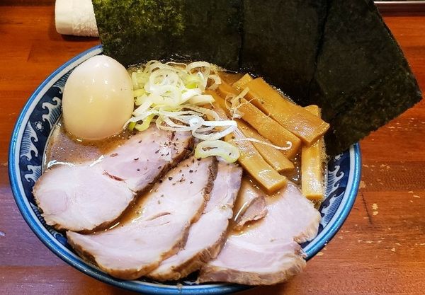 「ラーメン全部のせ」@兎に角 松戸店の写真