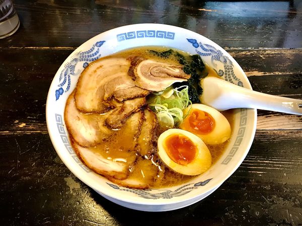 「チャーシュー麺+自家製煮卵」@麺屋ささきの写真