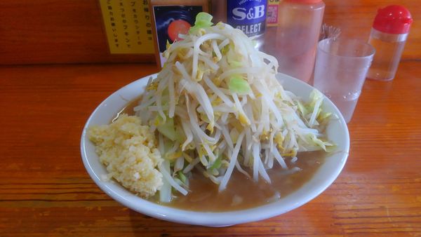 「ラーメン 400g ﾔｻｲ ﾆﾝﾆｸ増し」@らーめん じろきんの写真