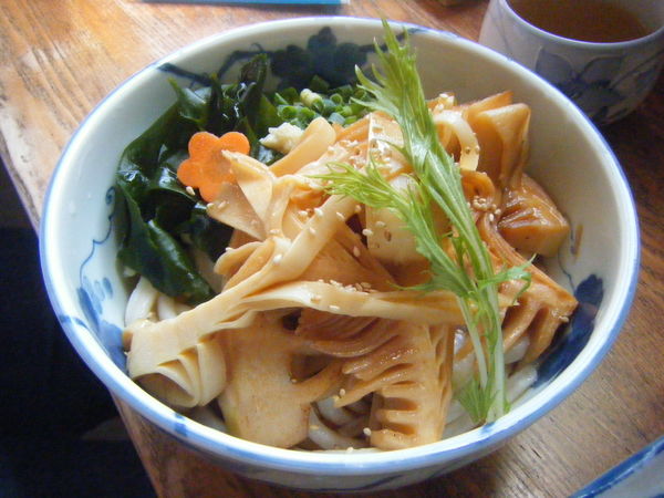 「朝採り竹の子うどん」@野口製麺所の写真
