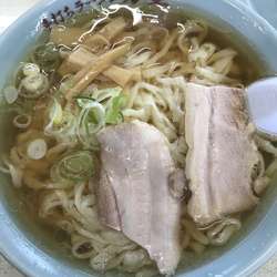 手打ちラーメン+大盛（¥700）