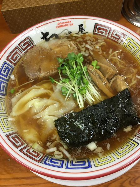「ワンタン醤油ラーメン」@ちばき屋 葛西店の写真