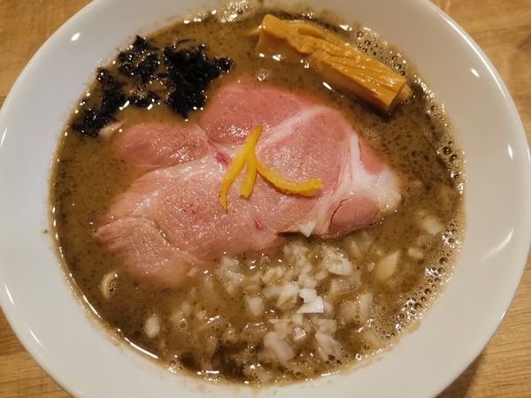 「濃厚煮干しそば」@麺屋らんまるの写真