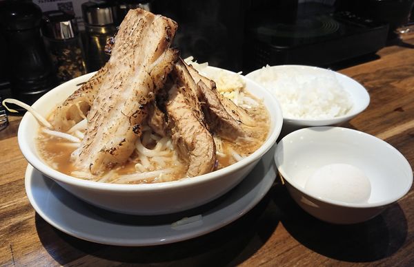 「本気の炙り焼豚そば定食」@本気の焼豚 プルプル食堂の写真