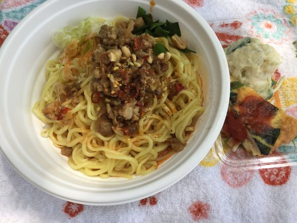 「【持ち帰り】汁なし担々麺+α(¥500+100)」@吾ガ輩ハネコの写真