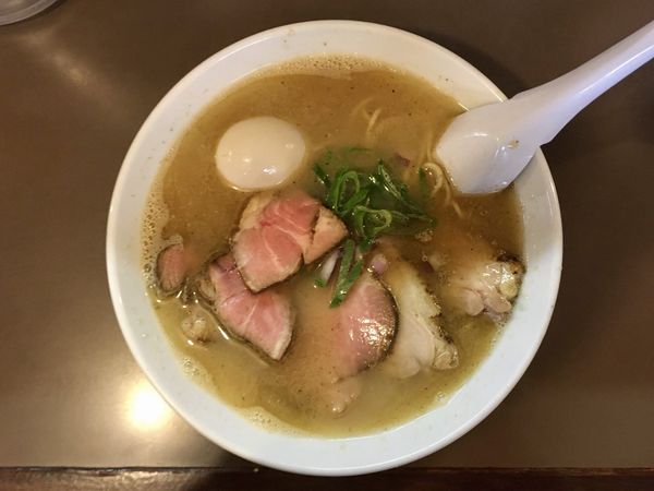 「こく塩＋特製トッピング」@鶏こく中華 すず喜の写真