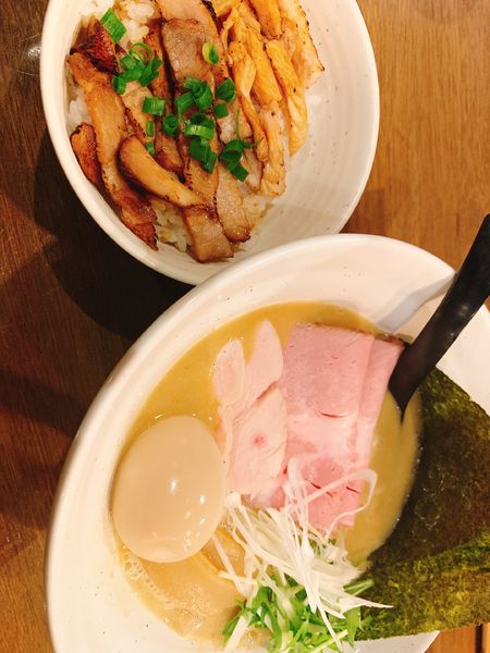 「鶏白湯 全のせ 醤油 1000円」@ラーメン翼の写真