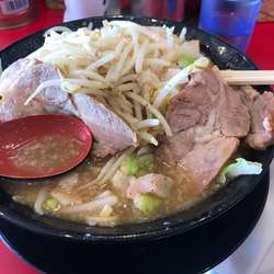 コテ野菜ラーメンチャーシュー3枚