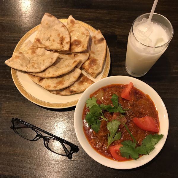 「ブナマトンカレー(辛口)＋タンドーリロティ」@ニューパンジャビバーベキューの写真