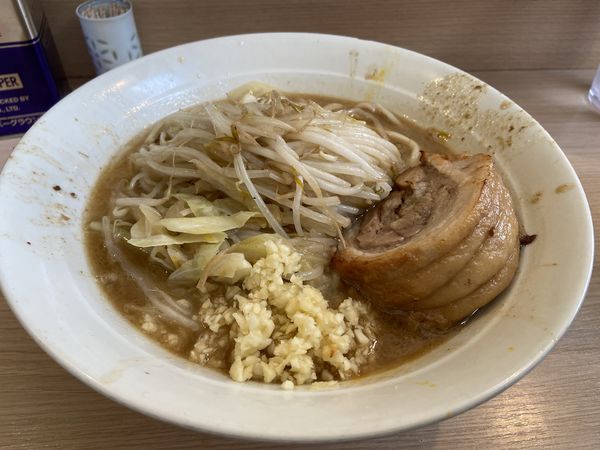 「ラーメン（ﾔｻｲﾁｮｲﾏｼ ﾆﾝﾆｸ）」@麺屋 味方の写真