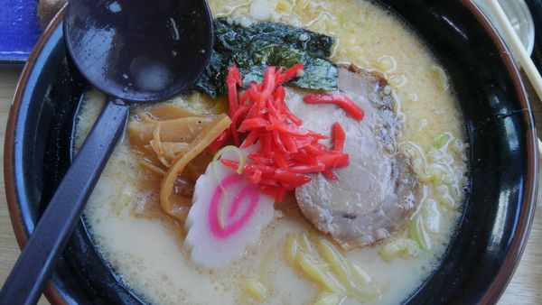 「とんこつらーめん」@らーめん 山泉の写真