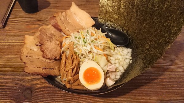 「野菜炒めﾁｬｰｼｭｰめん塩1090円」@麺屋ぱんどらの写真