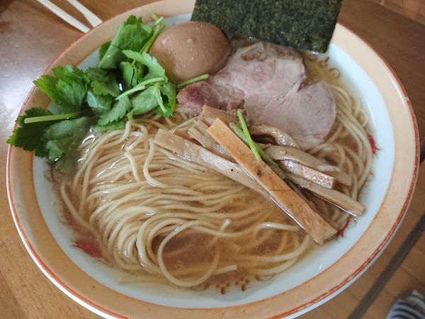 「【テイクアウト】白醤油煮干しそば＋自前トッピング」@寿製麺よしかわ 川越店の写真