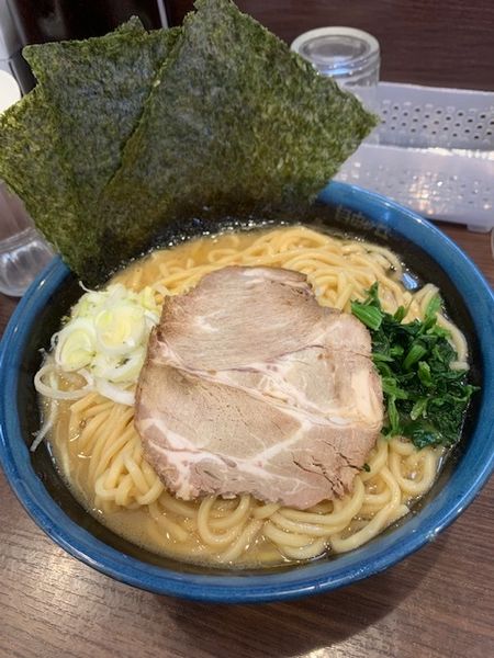 「ラーメン（大盛無料） 750円　サービス半ライス付き」@無邪気 自由が丘北口店の写真