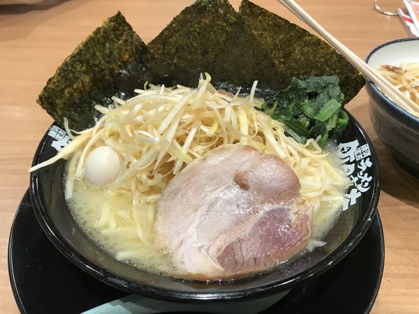 「塩ネギチャーシューメン」@町田商店 草加店の写真