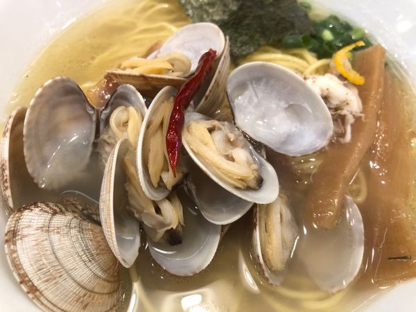 「鯛と浅利の塩らーめん」@鯛塩らーめん 狛龍の写真