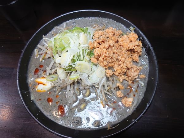 「濃厚黒胡麻クリーミー担々麺特盛」@麺匠 茜ノ舞の写真