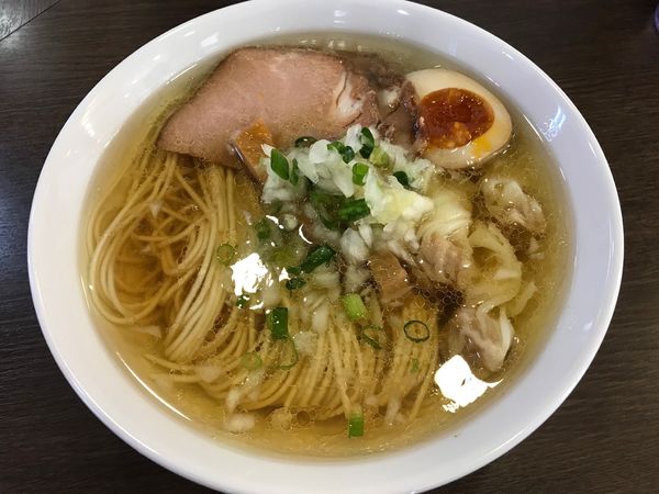 「ワンタン塩そば　950円」@中華そばイデタの写真