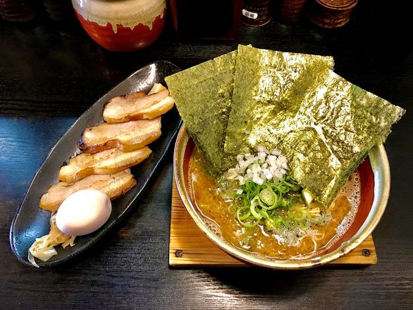 「豚そば全のせ」@豚そば ぎんや 黒川本店の写真