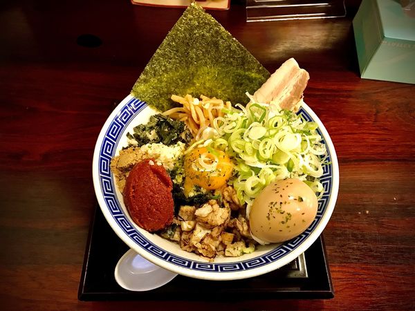 「全のせ辛味噌まぜそば 辛さ6」@からみそラーメン ふくろうの写真