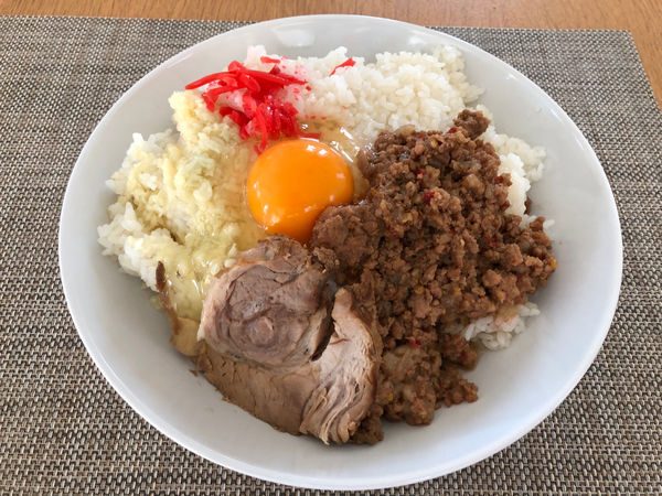 「持ち帰りマシライス + 持ち帰り豚」@立川マシマシの写真