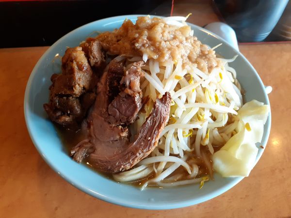 「中ラーメン」@立川マシマシ ロイヤルスープの写真