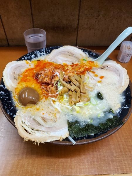 「ダブル(チャーシューメン＋ホルモン)」@屋台ラーメンとんこつ貴生 稔台店の写真