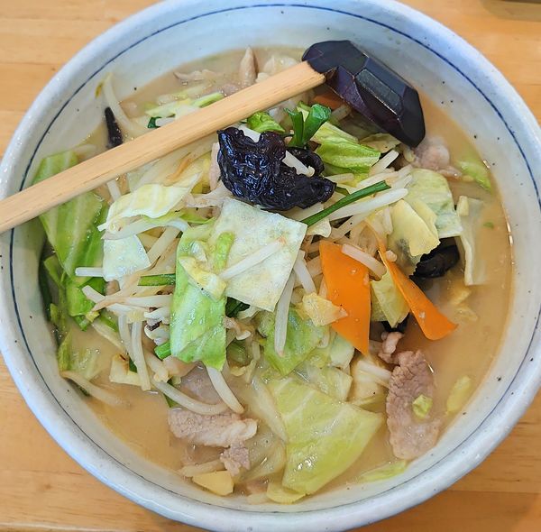 「白味噌五目らーめん800」@らーめん やちの写真