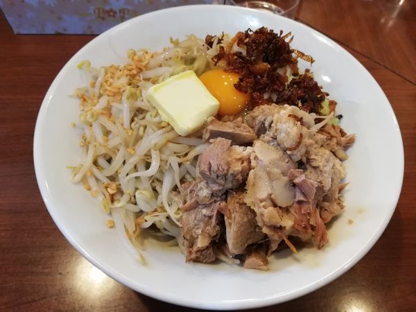 「ガーリックバターまぜそば（限定）」@メガガンジャの写真