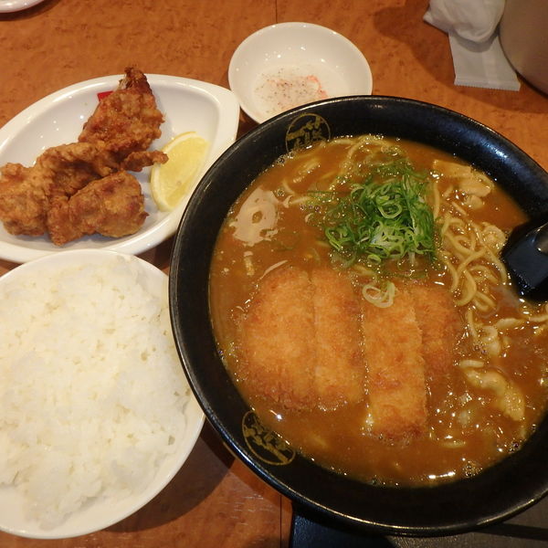 「カツカレーらーめん830円、唐揚げセット300円？」@藤一番 原島店の写真