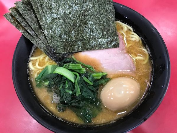 「ラーメン並(730円)+味玉のり(各90円)」@杉田家 千葉祐光店の写真