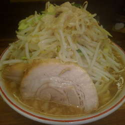 大ラーメン830円(ヤサイニンニクアブラ)