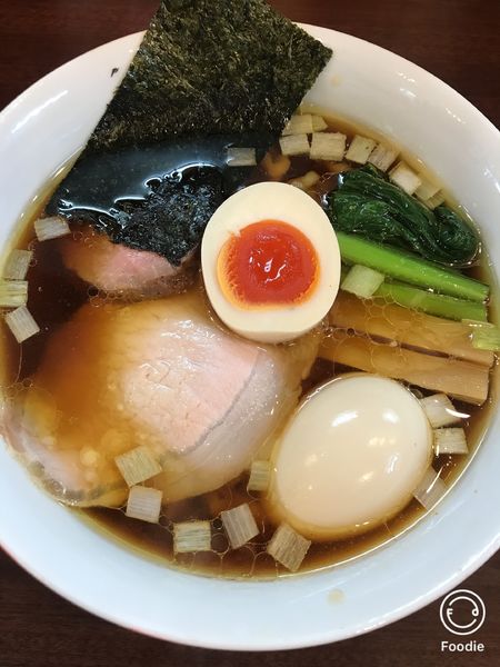 「醤油らーめん+味玉 800円+100円」@とものもとの写真