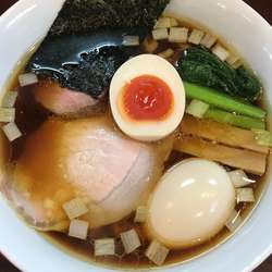 醤油らーめん+味玉 800円+100円