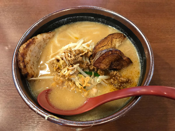 「北海道味噌ラーメン+味噌漬け炙りチャーシュー」@麺場 田所商店 厚木中荻野店の写真