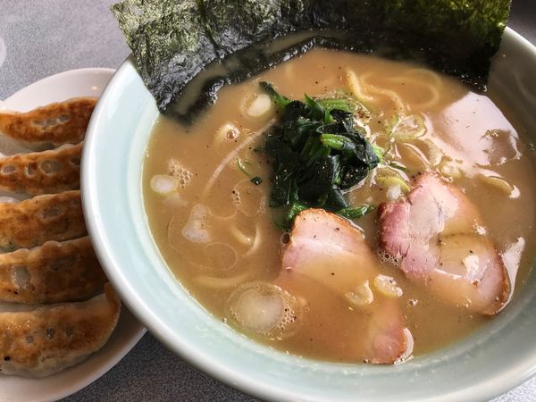 「横浜家系ラーメン　藤崎家 +スゴポン餃子」@らあめん花月嵐 ひたちなか高場店の写真