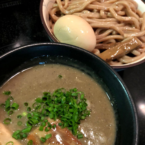 「極上団地妻煮干しつけ麺　850円（持ち帰りメニュー）」@つけ麺 弥七の写真