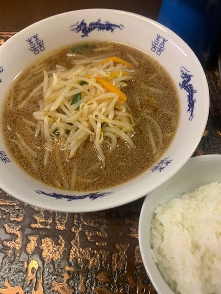「みそラーメン 470円　ライス 170円」@東北の写真