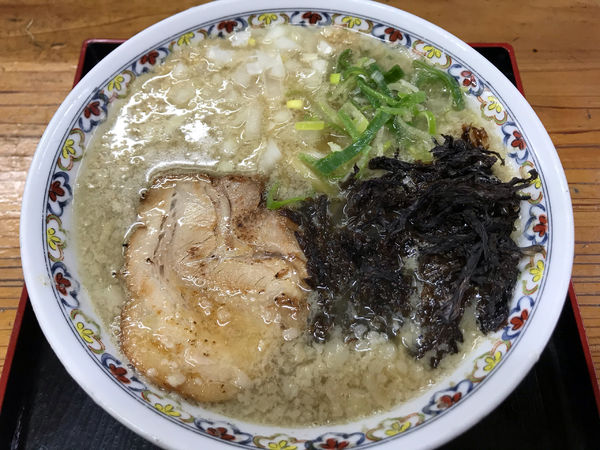 「背脂煮干し中華そば」@辛っとろ麻婆麺 あかずきんの写真
