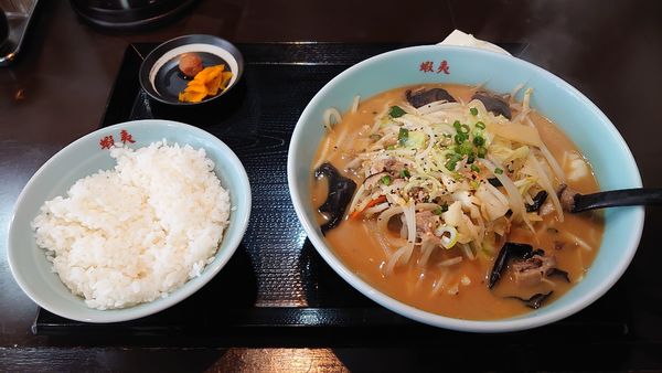 「蝦夷ラーメン 750円 + から揚げセット 500円」@ラーメン専門店 六代目 蝦夷の写真