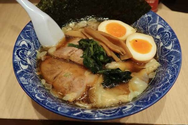 「特製らーめん　750円」@肉厚わんたん麺と手作り焼売 ら麺亭 浅草支店の写真