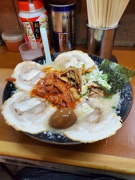 「トリプル(ミソ＋チャーシューメン＋ホルモン)」@屋台ラーメンとんこつ貴生 稔台店の写真