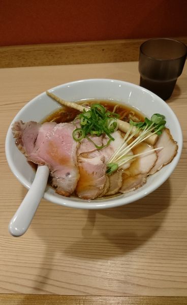 「醤油チャーシュー 手揉み麺」@地鶏らーめん とりじの写真