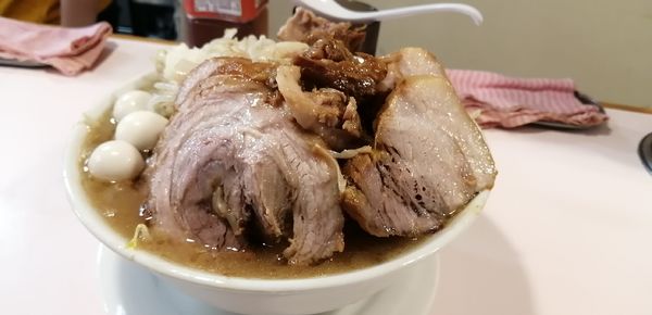 「ラーメン 大盛 +豚2枚 うずら」@成蹊前ラーメン 吉祥寺の写真