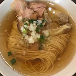 ワンタン塩そば+和え玉(950円+250円)