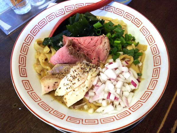 「汁なし濃厚煮干しそば」@立ち呑み居酒屋 金町製麺の写真